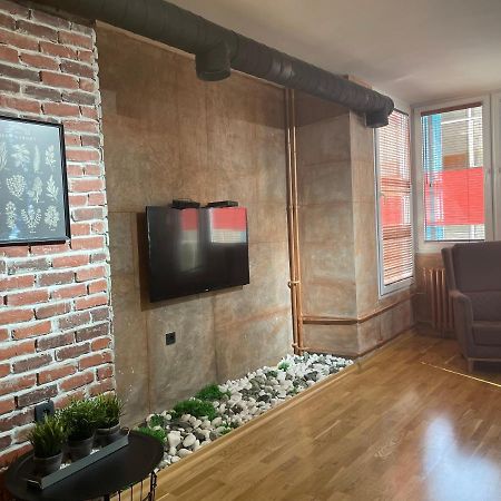 Industrial Magic On Pedestian Zone Apartment Скопие Екстериор снимка