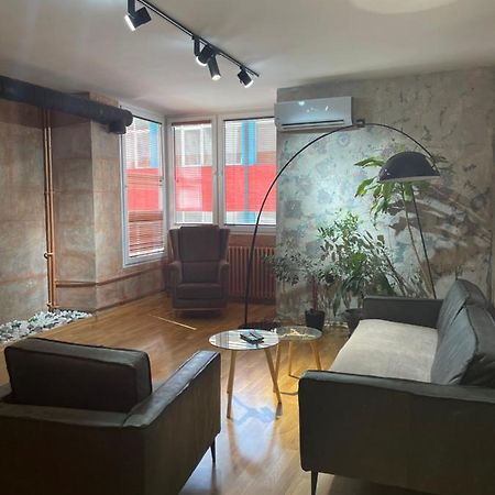 Industrial Magic On Pedestian Zone Apartment Скопие Екстериор снимка