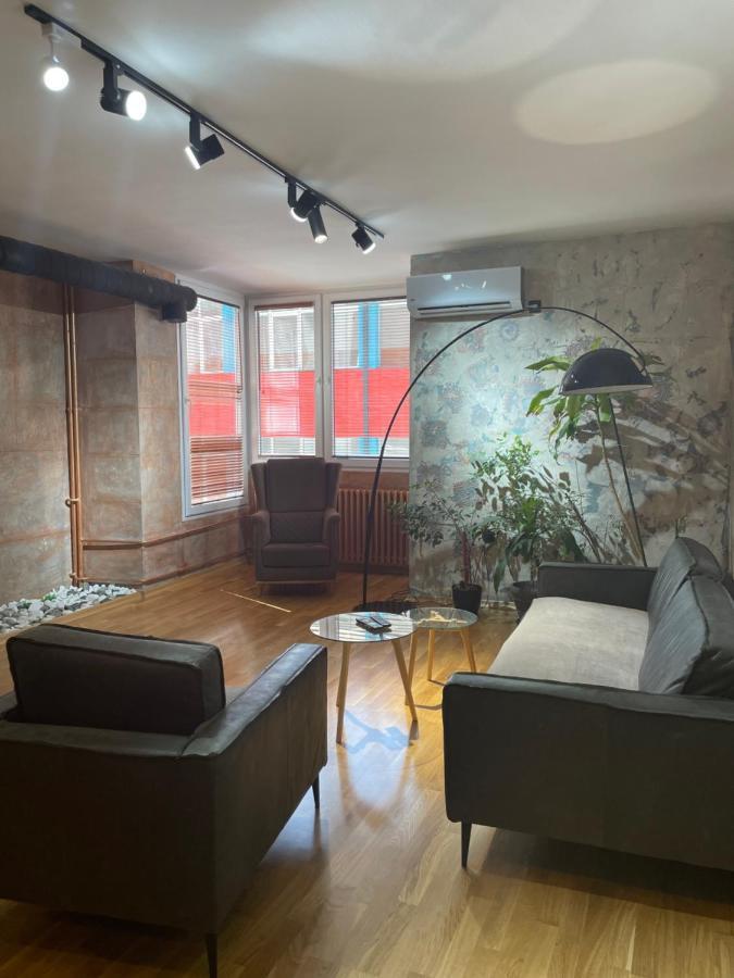 Industrial Magic On Pedestian Zone Apartment Скопие Екстериор снимка