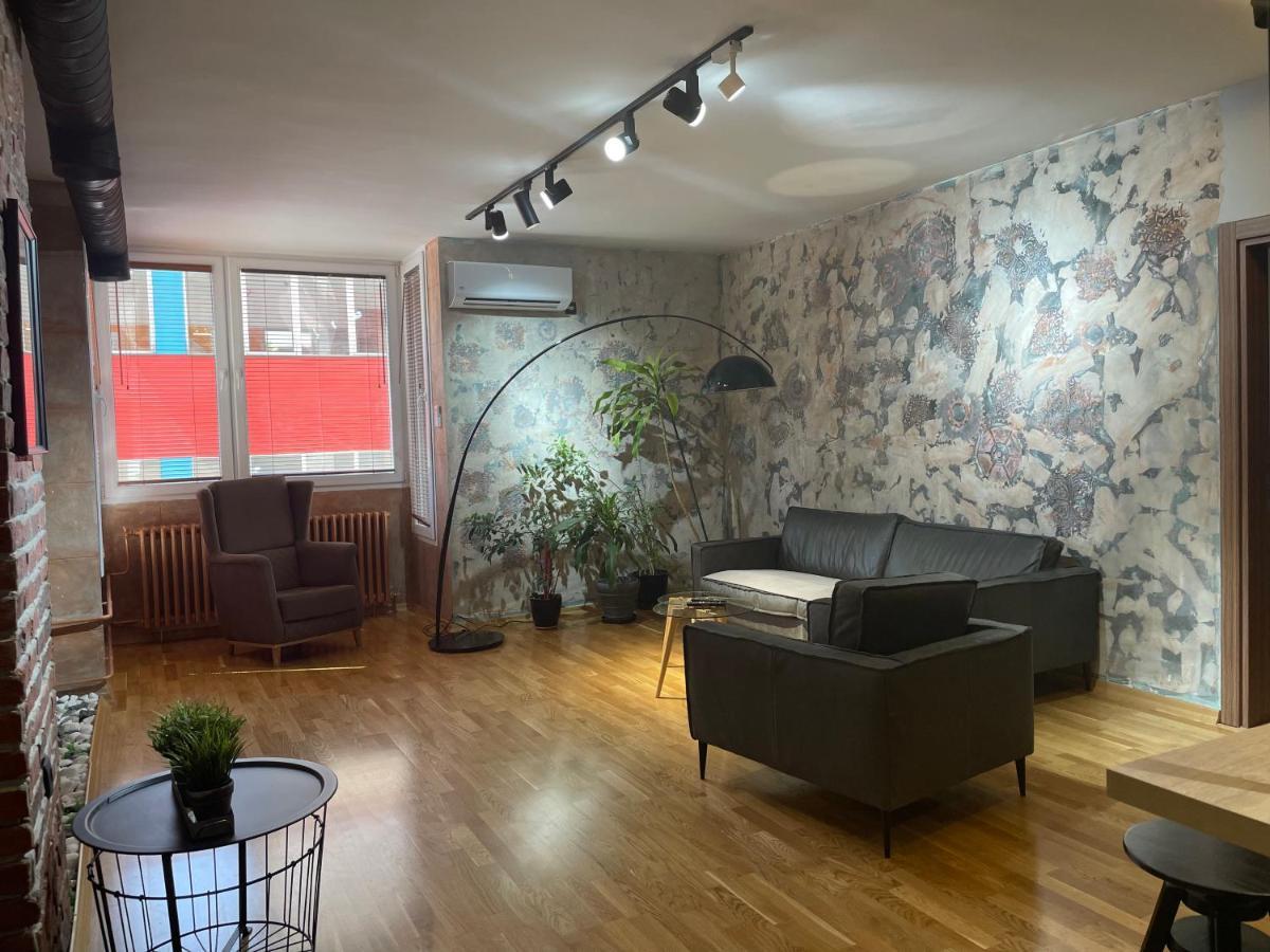 Industrial Magic On Pedestian Zone Apartment Скопие Екстериор снимка